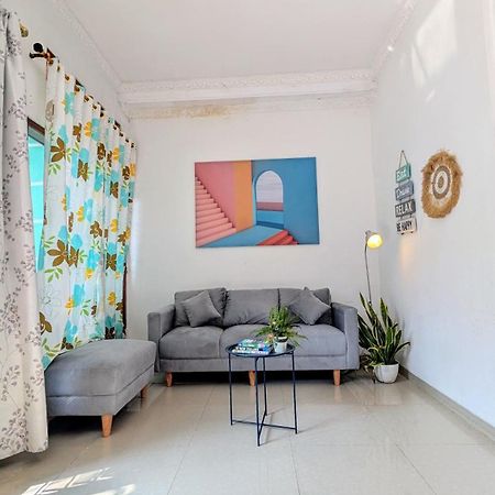 Homey Guesthouse Kertajaya  Surabaya Bagian luar foto