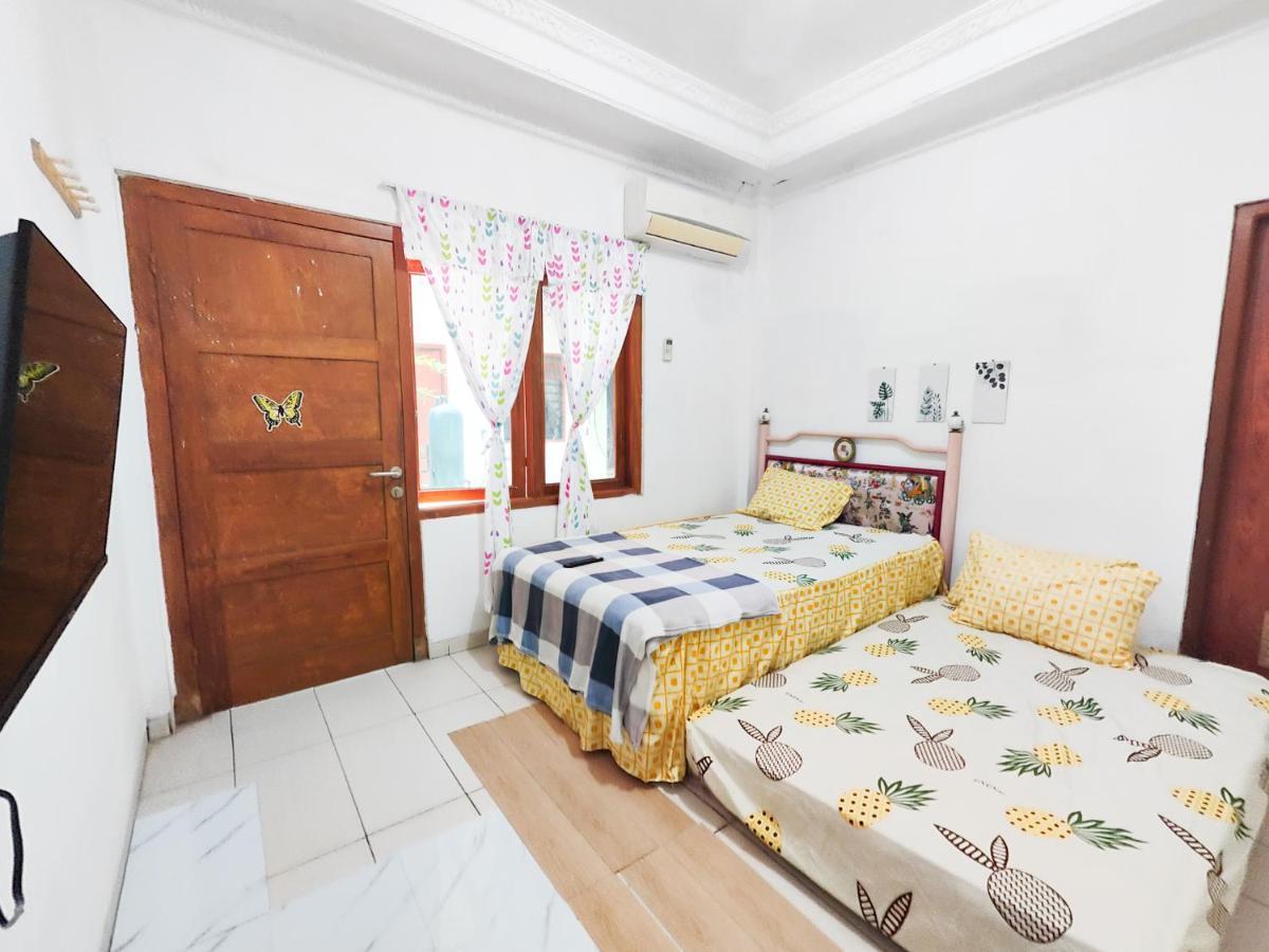 Homey Guesthouse Kertajaya  Surabaya Bagian luar foto