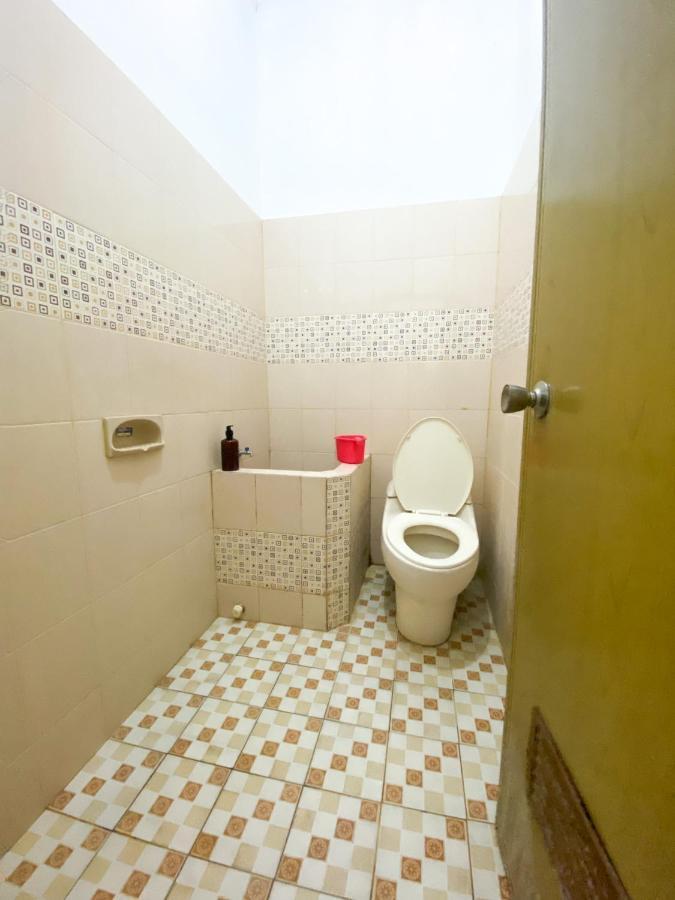 Homey Guesthouse Kertajaya  Surabaya Bagian luar foto
