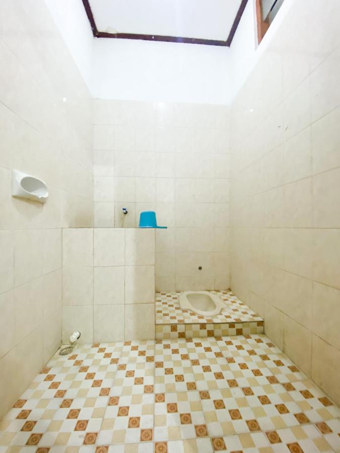 Homey Guesthouse Kertajaya  Surabaya Bagian luar foto