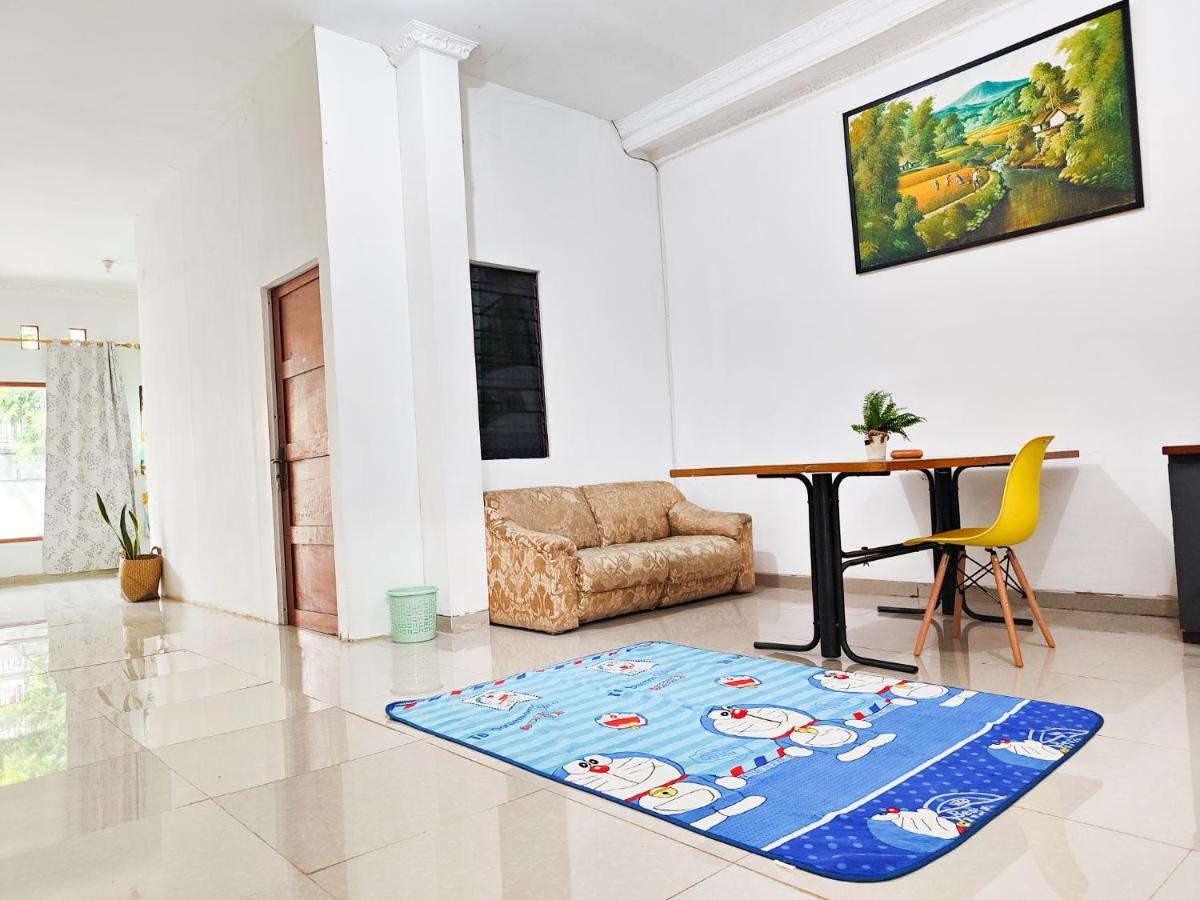 Homey Guesthouse Kertajaya  Surabaya Bagian luar foto