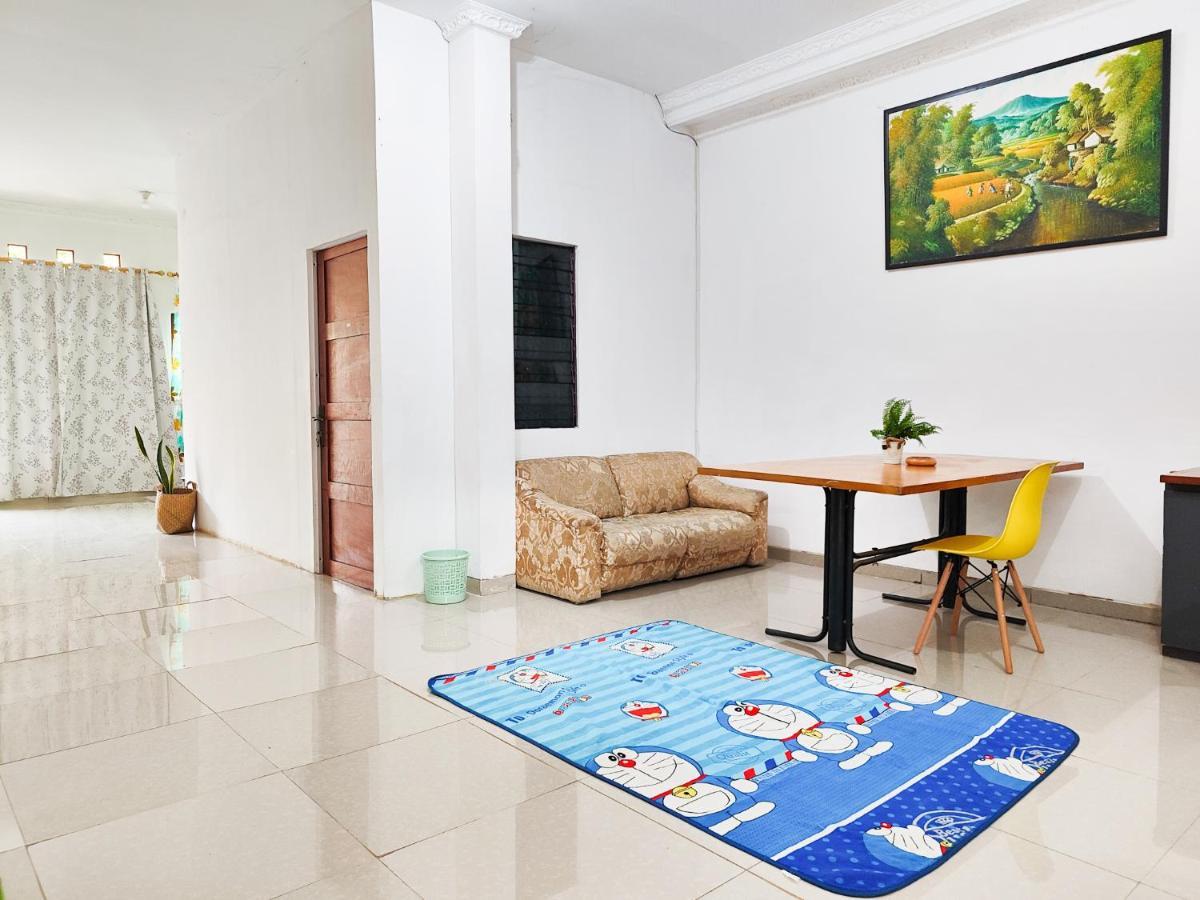 Homey Guesthouse Kertajaya  Surabaya Bagian luar foto