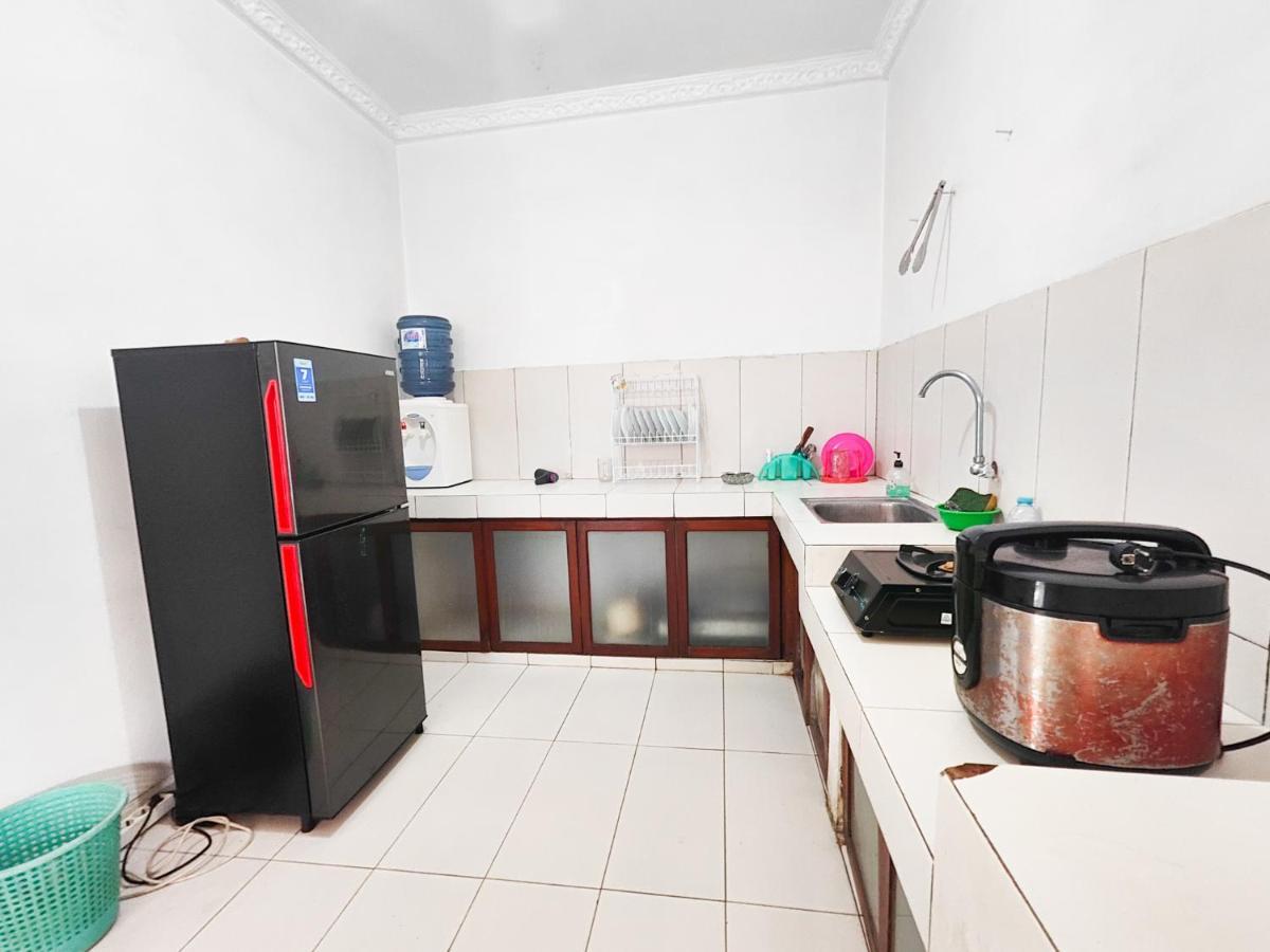 Homey Guesthouse Kertajaya  Surabaya Bagian luar foto