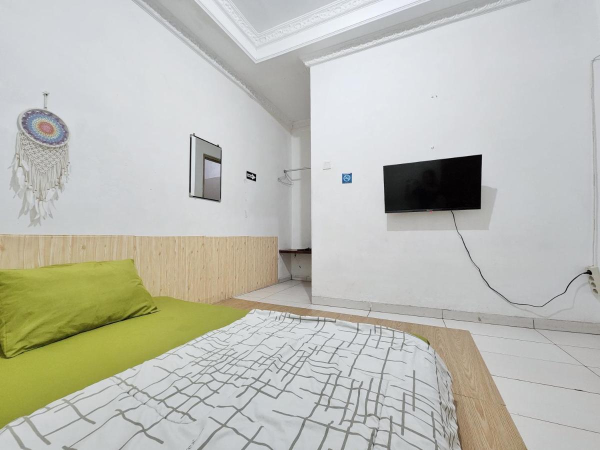 Homey Guesthouse Kertajaya  Surabaya Bagian luar foto