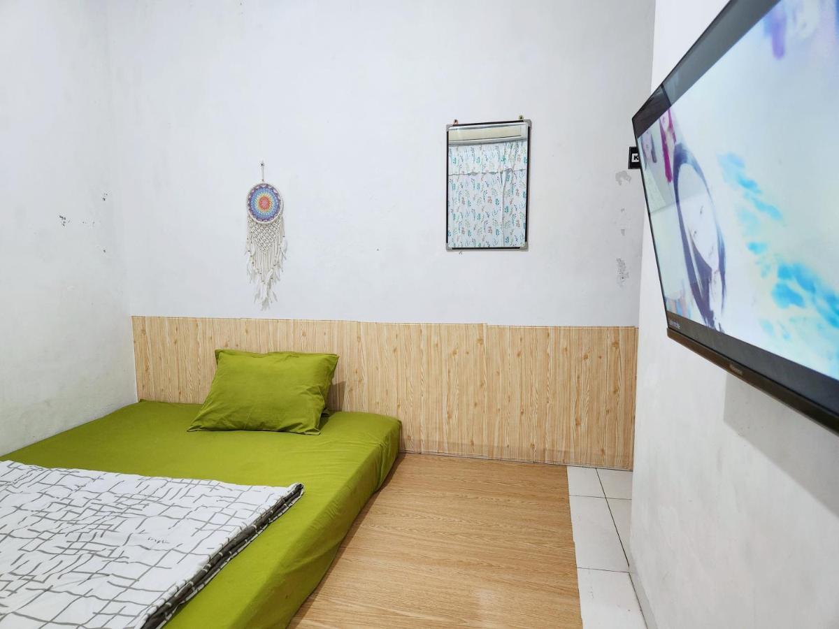 Homey Guesthouse Kertajaya  Surabaya Bagian luar foto