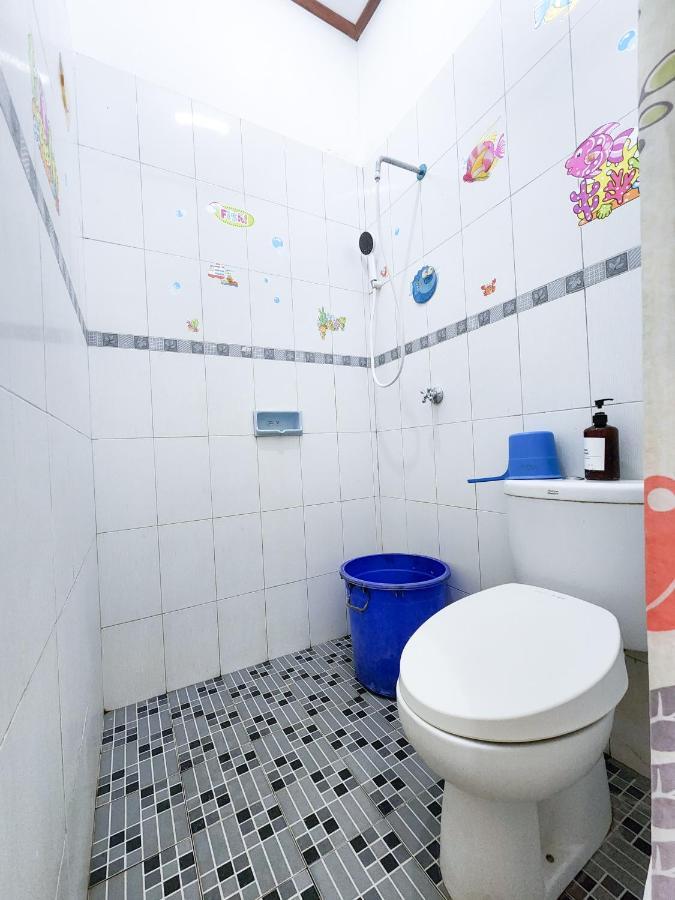 Homey Guesthouse Kertajaya  Surabaya Bagian luar foto