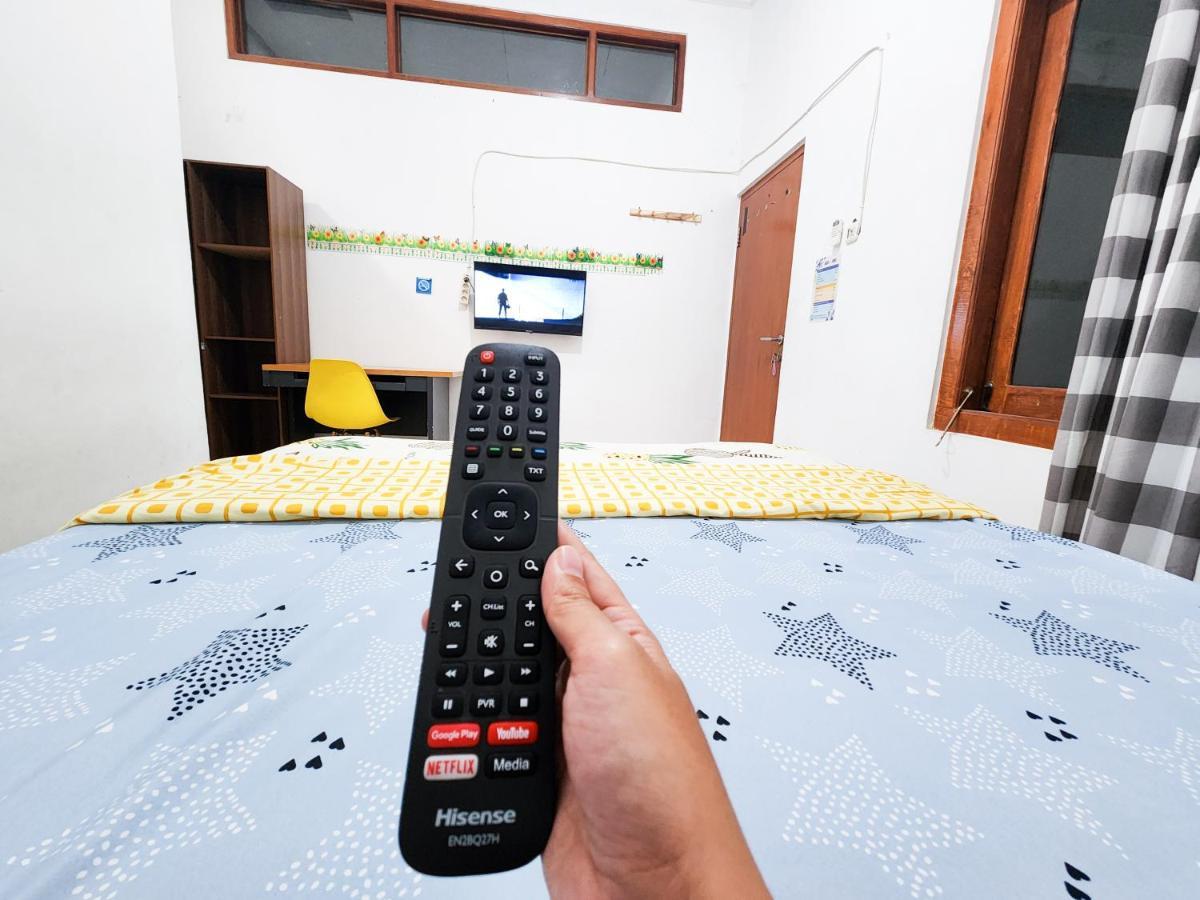 Homey Guesthouse Kertajaya  Surabaya Bagian luar foto
