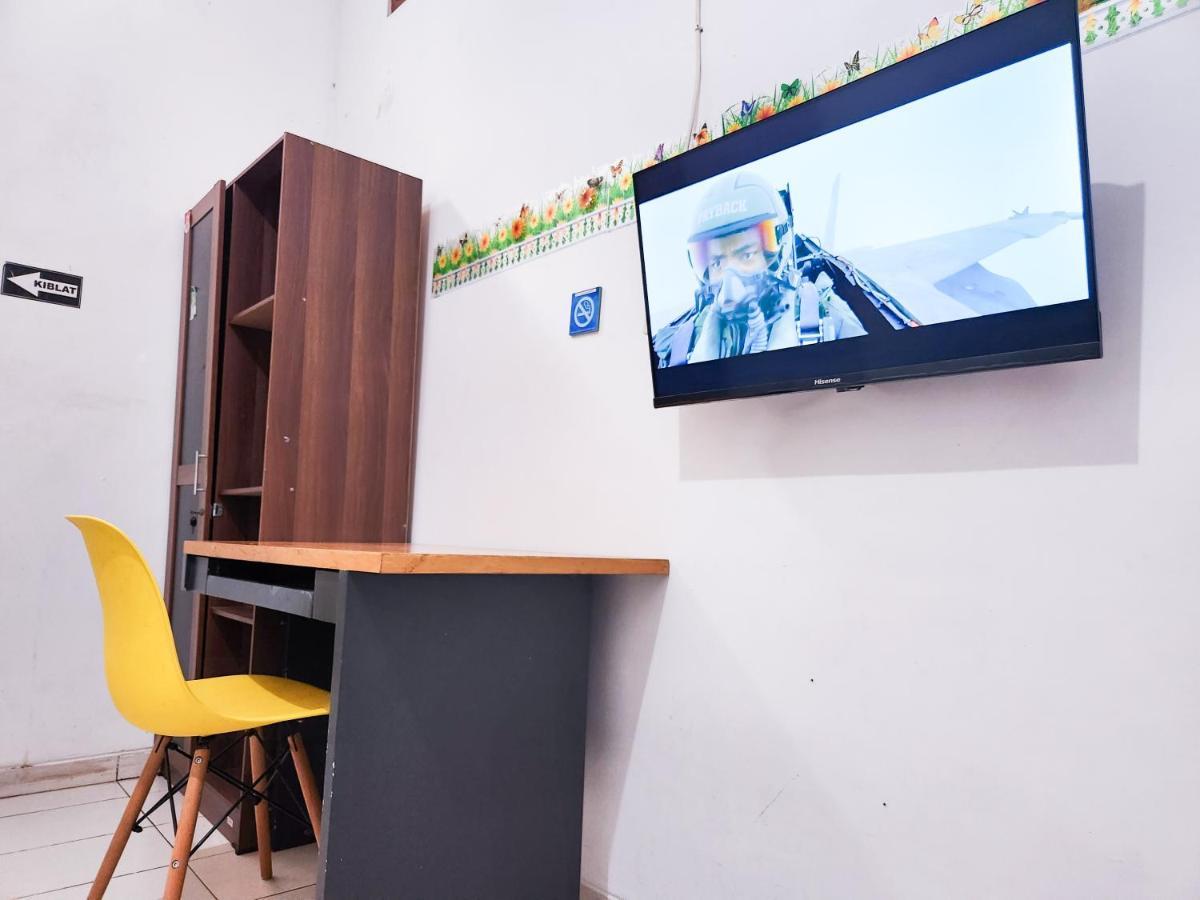 Homey Guesthouse Kertajaya  Surabaya Bagian luar foto
