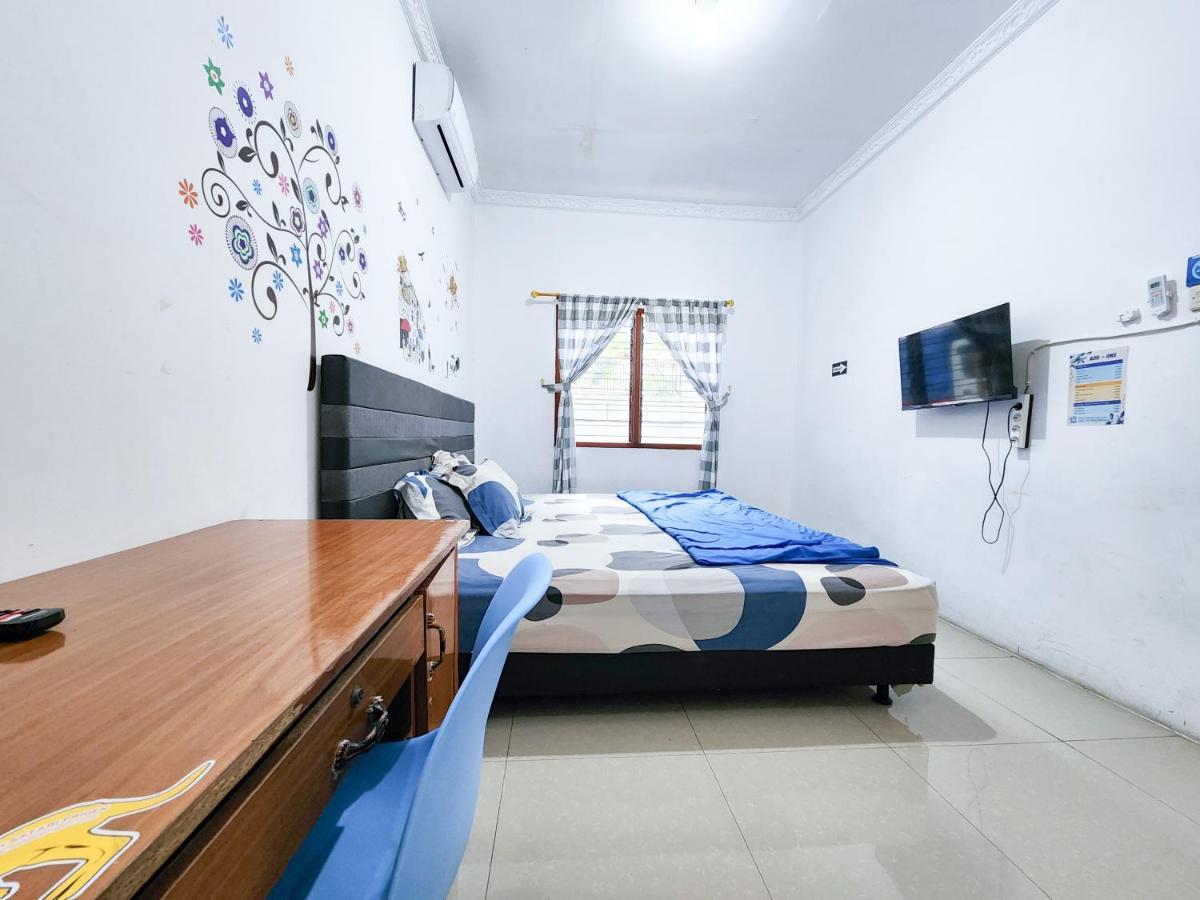Homey Guesthouse Kertajaya  Surabaya Bagian luar foto