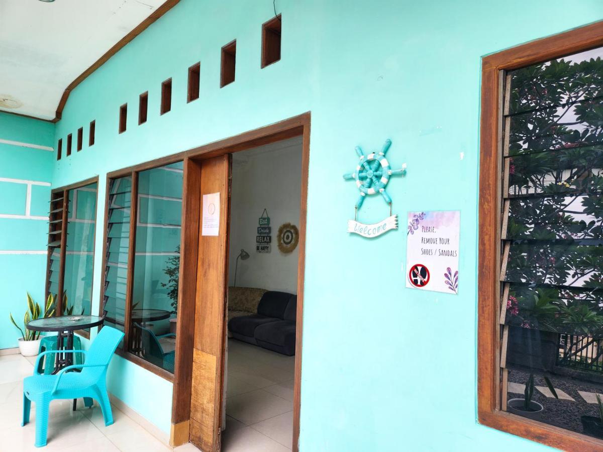 Homey Guesthouse Kertajaya  Surabaya Bagian luar foto