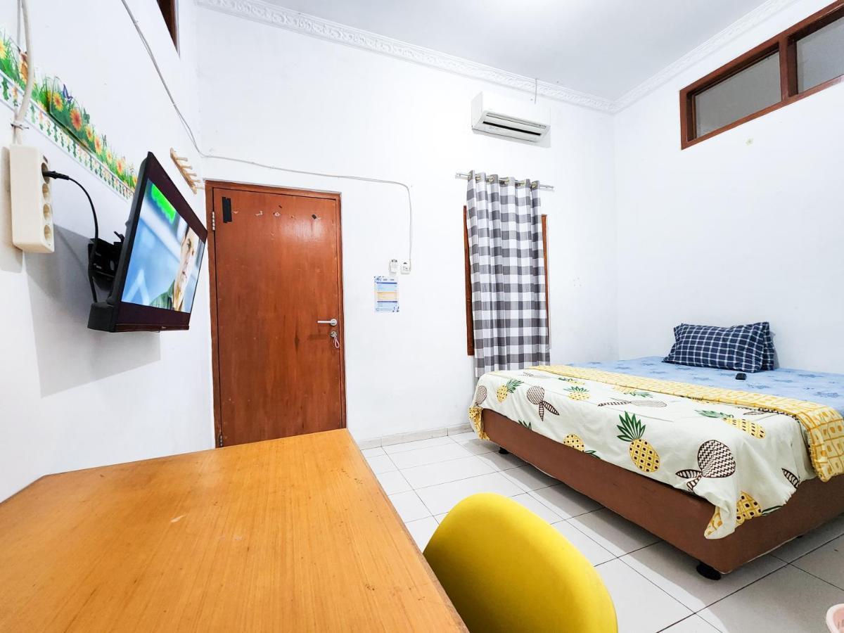 Homey Guesthouse Kertajaya  Surabaya Bagian luar foto