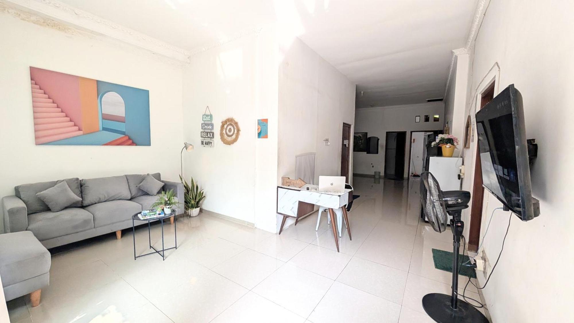 Homey Guesthouse Kertajaya  Surabaya Bagian luar foto