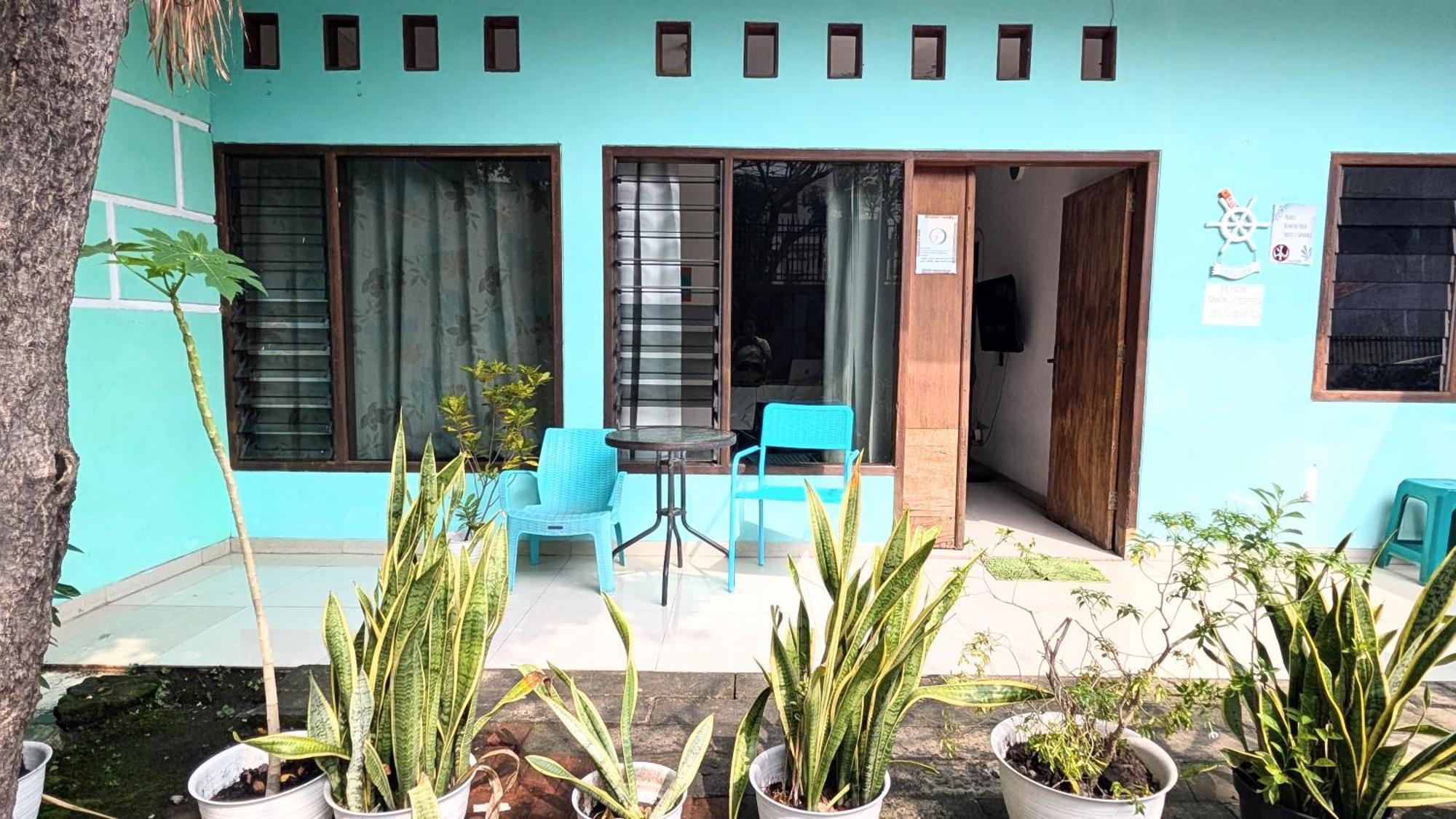 Homey Guesthouse Kertajaya  Surabaya Bagian luar foto